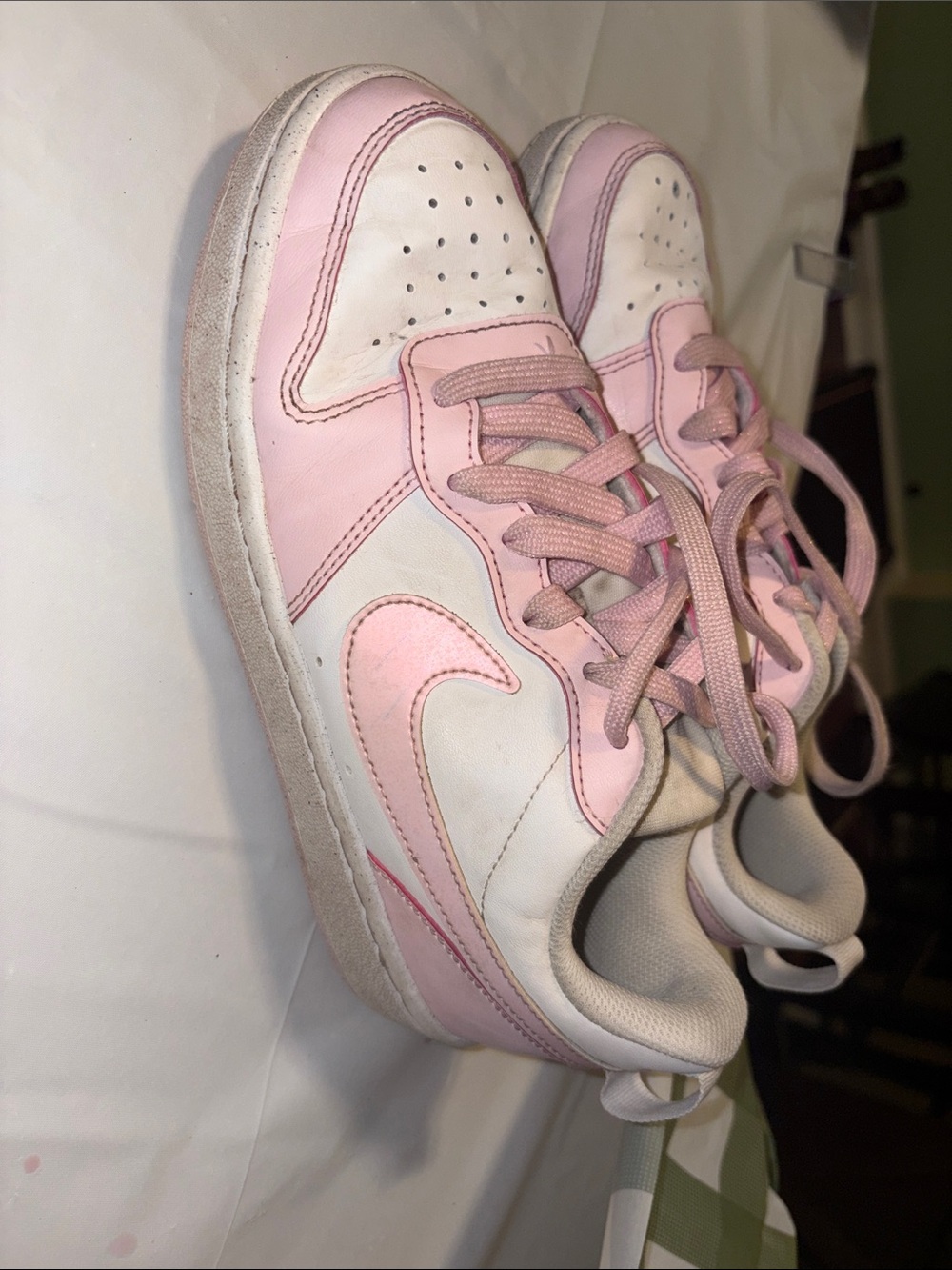 Girls Pink and White Low-Top Sneakers